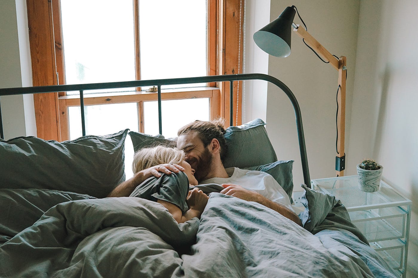 Modern Dating Decoded: How to Navigate Love Without Losing Yourself